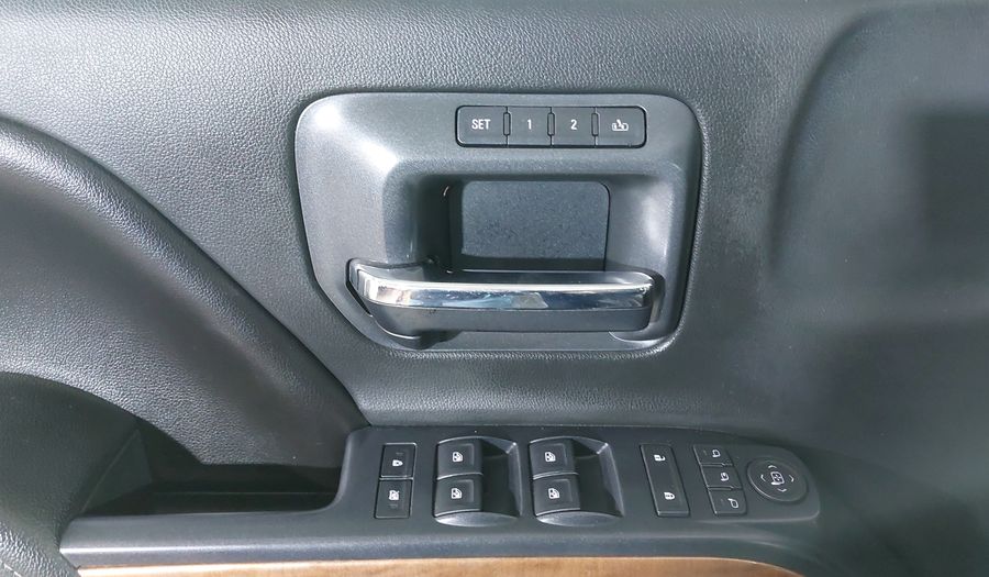 Chevrolet Cheyenne 5.3 2500 CHEYENNE CREW CAB C AT 4WD Pickup 2016