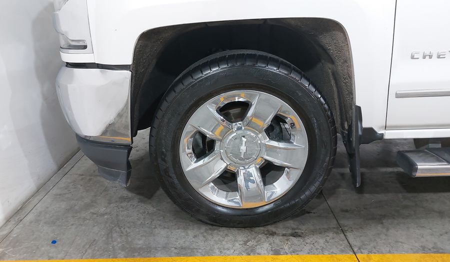Chevrolet Cheyenne 5.3 2500 CHEYENNE CREW CAB C AT 4WD Pickup 2016