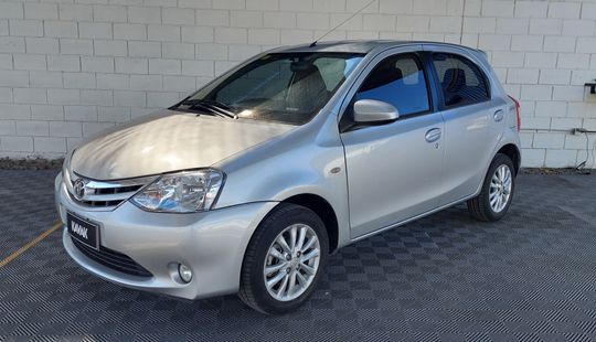 Toyota • Etios