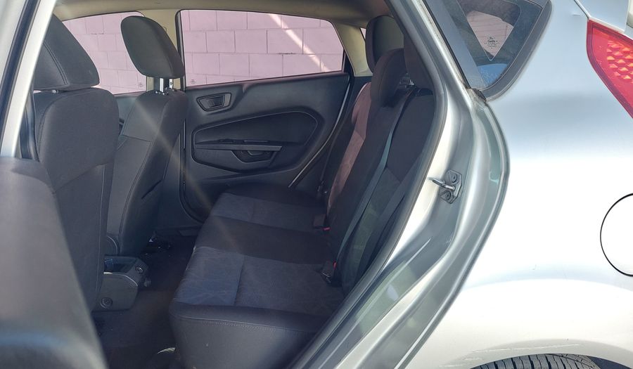 Ford Fiesta Kinetic Design 1.6 16V TITANIUM Hatchback 2011