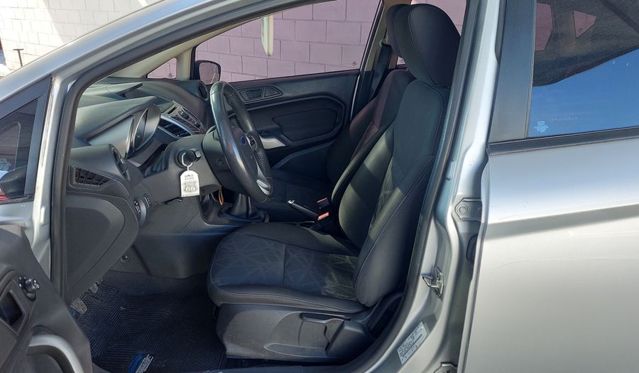 Ford Fiesta Kinetic Design 1.6 16V TITANIUM Hatchback 2011