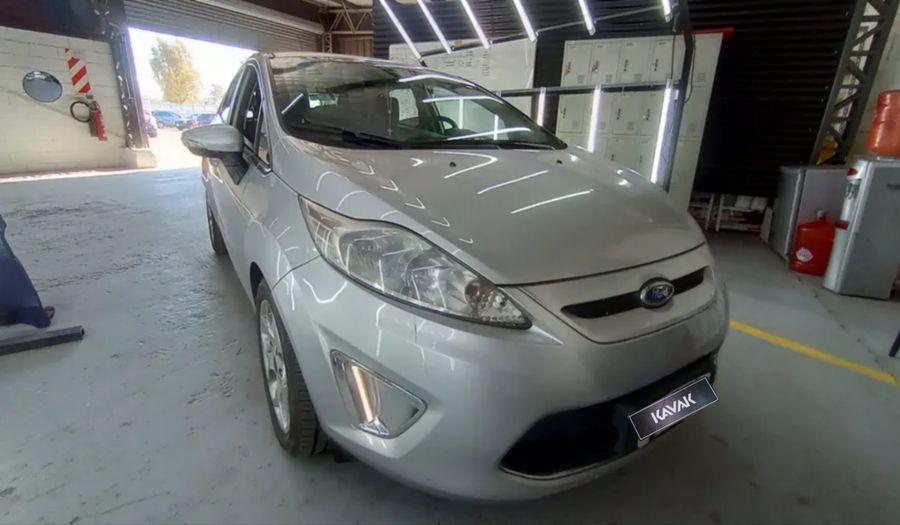 Ford Fiesta Kinetic Design 1.6 16V TITANIUM Hatchback 2011