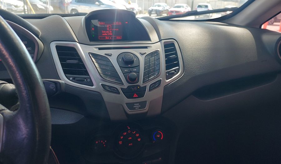 Ford Fiesta Kinetic Design 1.6 16V TITANIUM Hatchback 2011