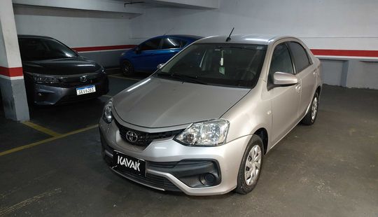 Toyota • Etios