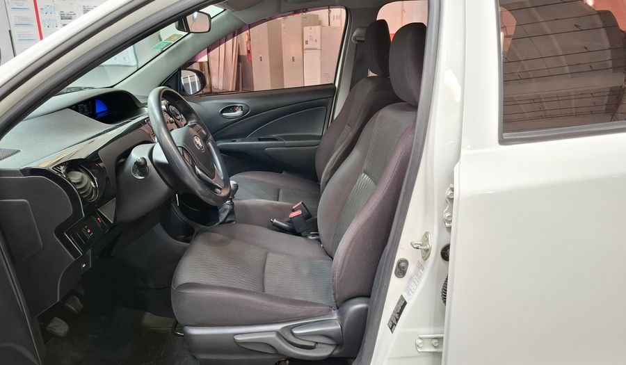 Toyota Etios 1.5 X Sedan 2020