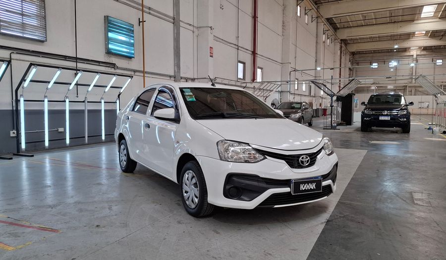 Toyota Etios 1.5 X Sedan 2020