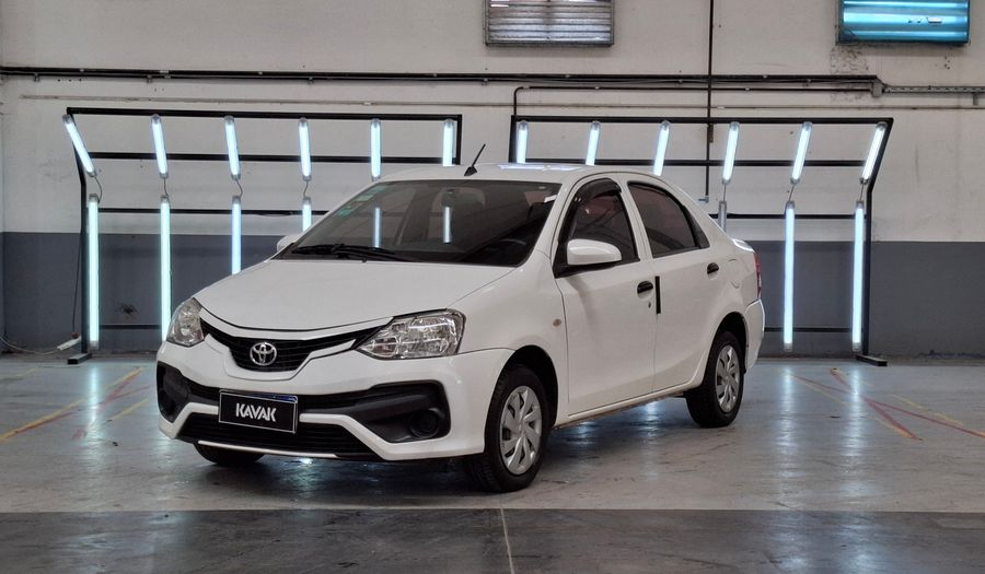 Toyota Etios 1.5 X Sedan 2020