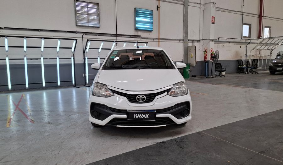 Toyota Etios 1.5 X Sedan 2020