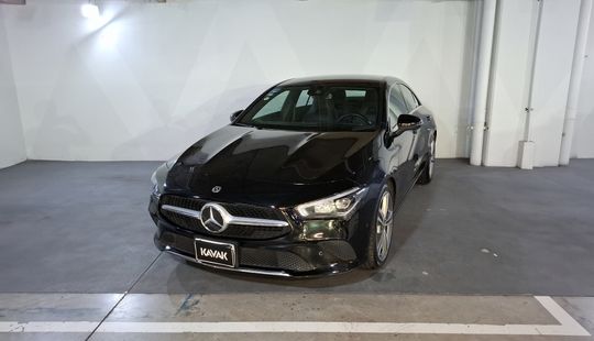 Mercedes Benz • Clase CLA