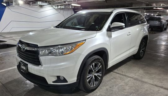 Toyota • Highlander