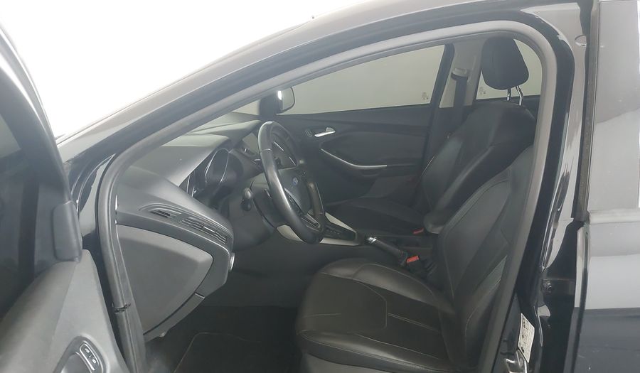 Ford Focus SE FASTBACK Sedan 2016
