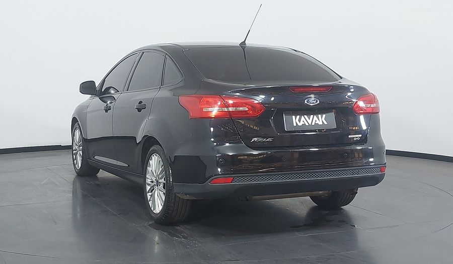 Ford Focus SE FASTBACK Sedan 2016