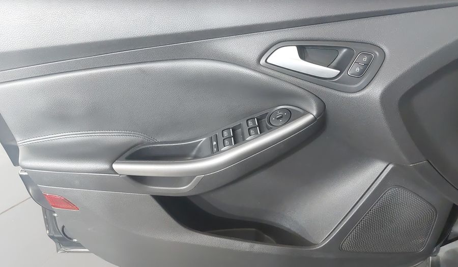 Ford Focus SE FASTBACK Sedan 2016
