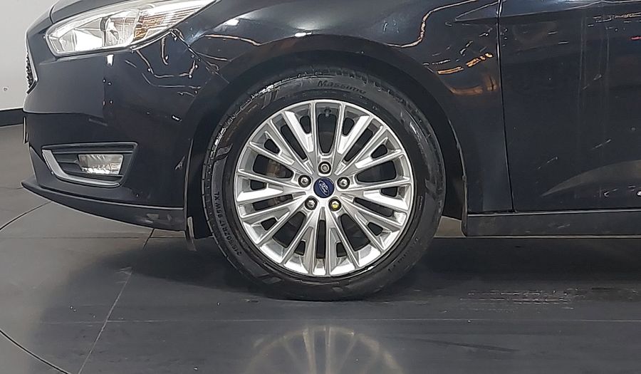 Ford Focus SE FASTBACK Sedan 2016