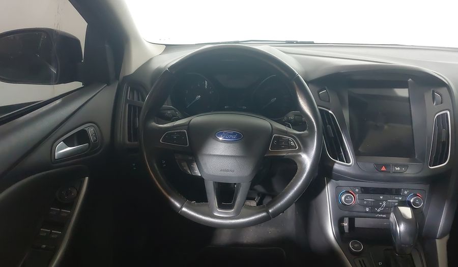 Ford Focus SE FASTBACK Sedan 2016