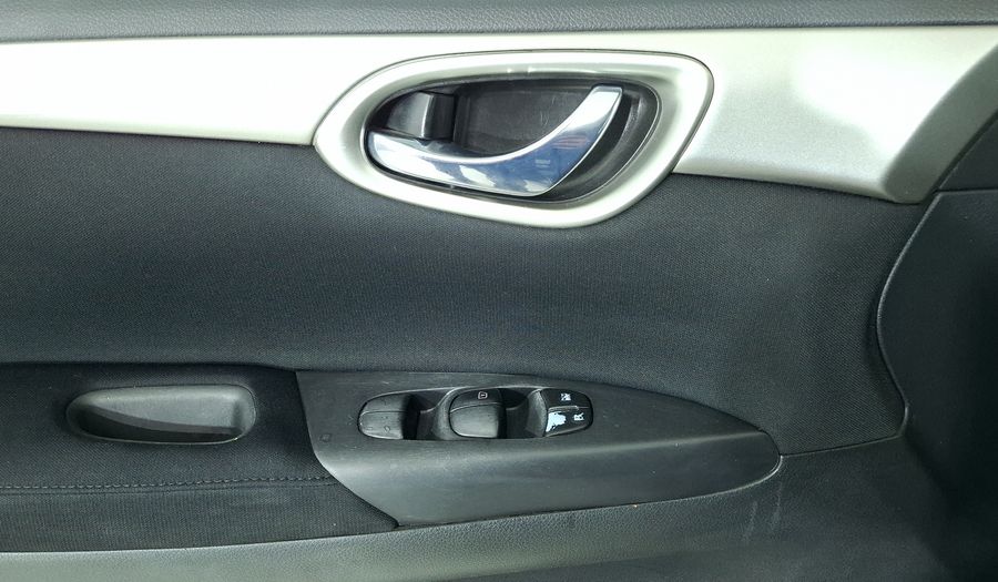Nissan Sentra 1.8 ADVANCE CVT Sedan 2015