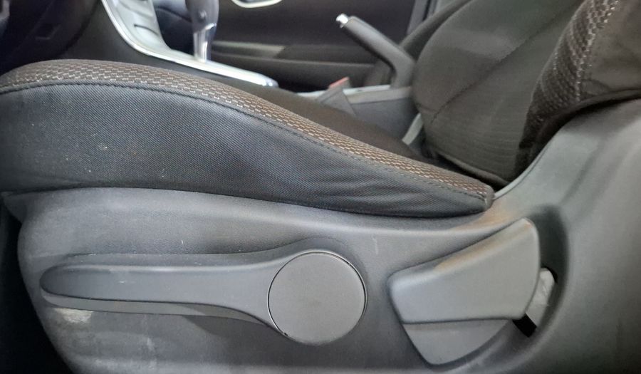 Nissan Sentra 1.8 ADVANCE CVT Sedan 2015