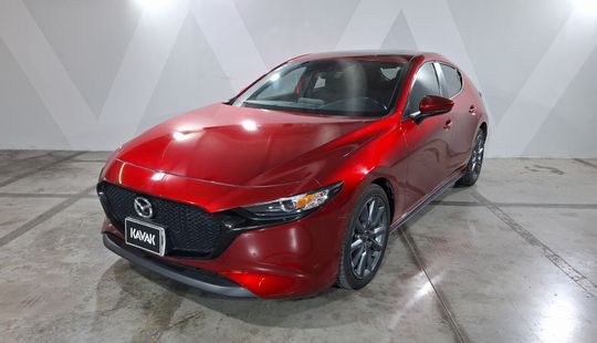 2021 • 44,568 km • Automático