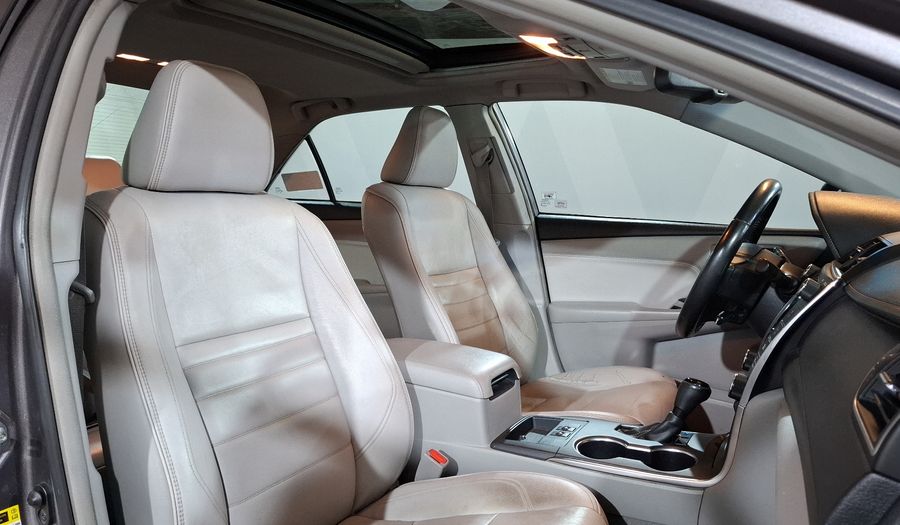 Toyota Camry 3.5 XLE V6 6AT Sedan 2016