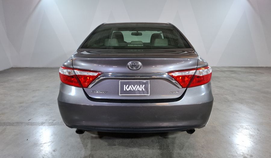 Toyota Camry 3.5 XLE V6 6AT Sedan 2016