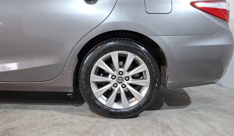 Toyota Camry 3.5 XLE V6 6AT Sedan 2016