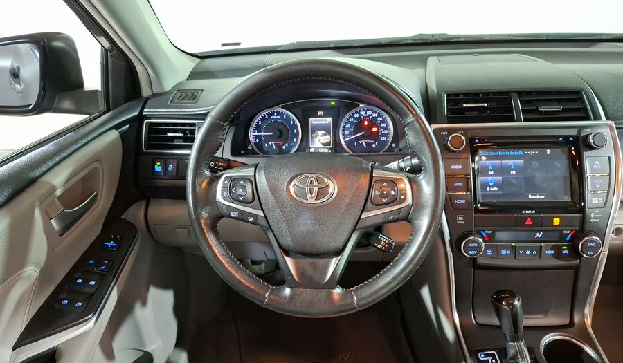 Toyota Camry 3.5 XLE V6 6AT Sedan 2016