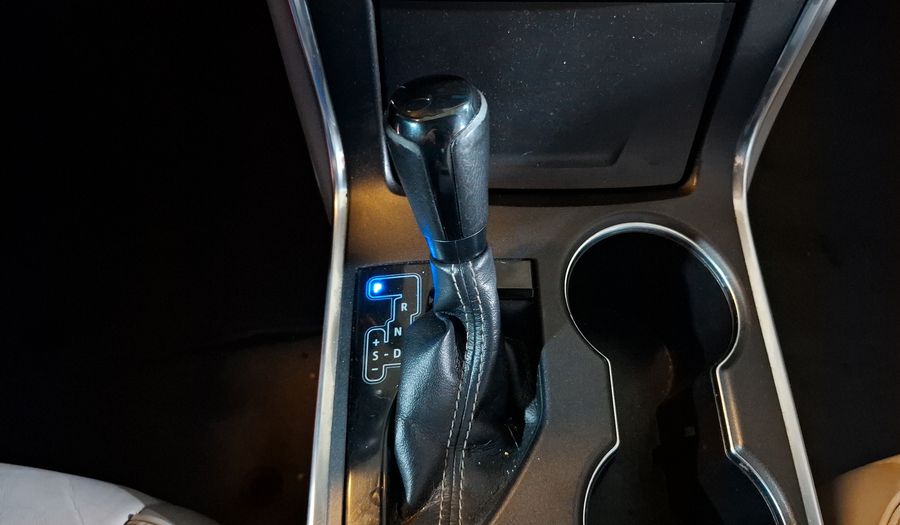 Toyota Camry 3.5 XLE V6 6AT Sedan 2016
