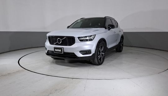 Volvo • XC40