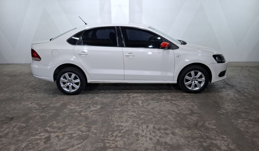 Volkswagen Vento 1.6 HIGHLINE TIPTRONIC Sedan 2014