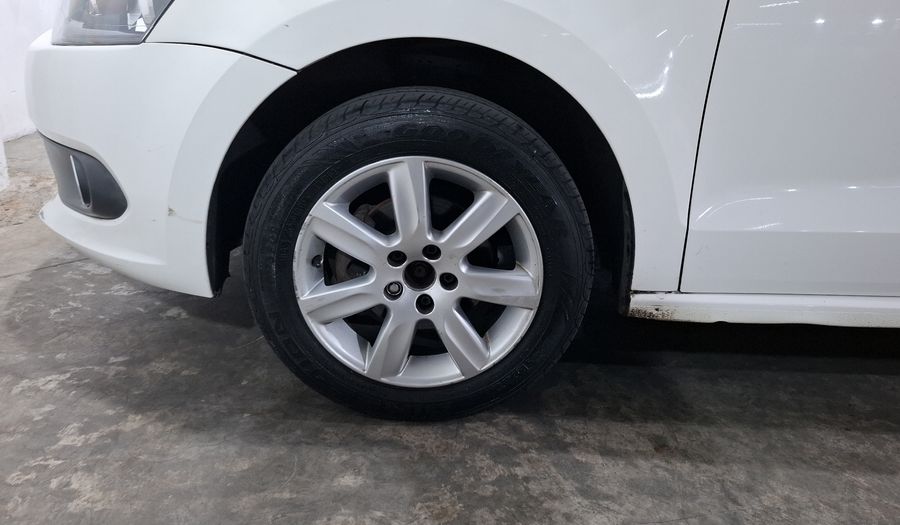 Volkswagen Vento 1.6 HIGHLINE TIPTRONIC Sedan 2014