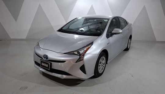 Toyota • Prius