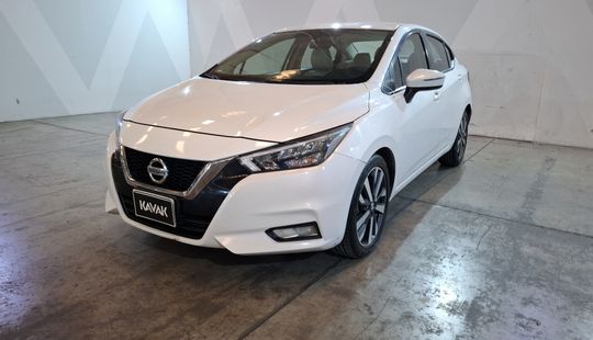 Nissan • Versa