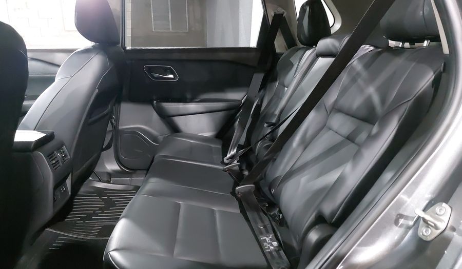 Nissan X-trail 2.5 PLATINUM PLUS 2 ROW CVT Suv 2025