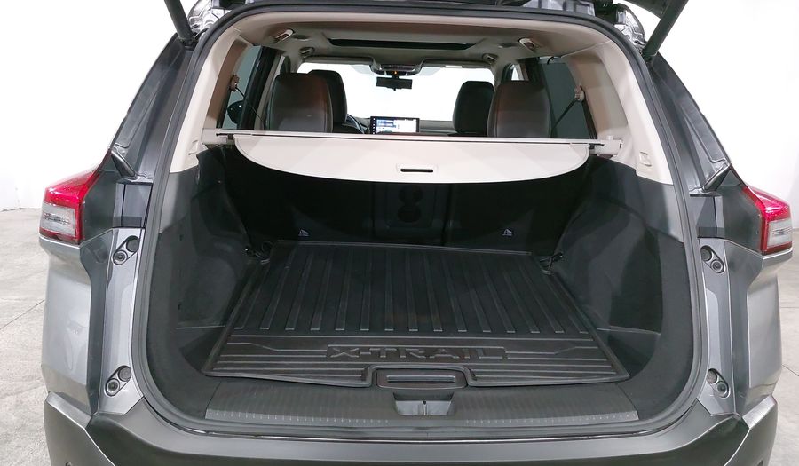 Nissan X-trail 2.5 PLATINUM PLUS 2 ROW CVT Suv 2025