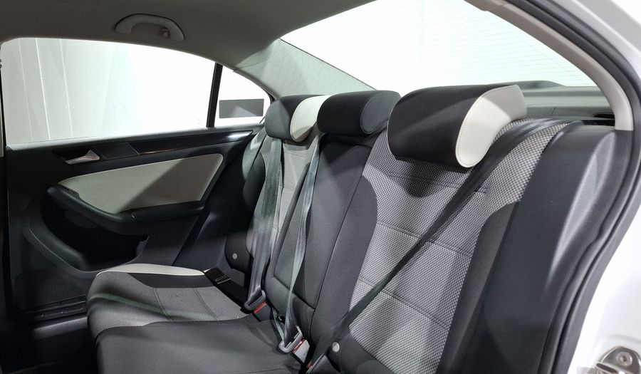 Volkswagen Jetta 2.0 LIVE TIP. Sedan 2016