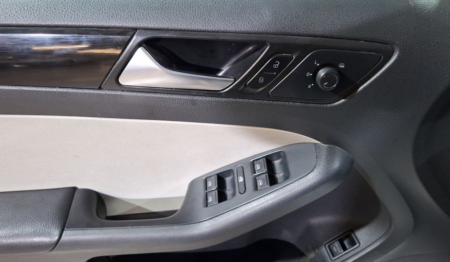 Volkswagen Jetta 2.0 LIVE TIP. Sedan 2016
