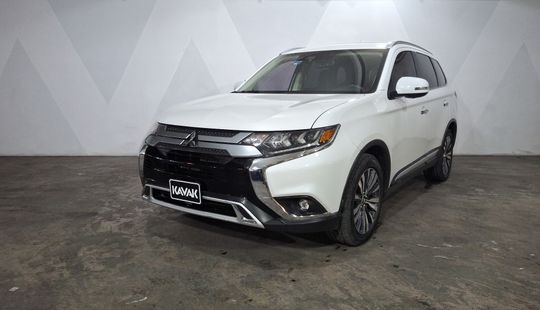 Mitsubishi • Outlander