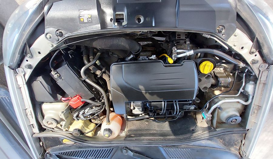Renault Clio 1.1 CONFORT PACK Hatchback 2015