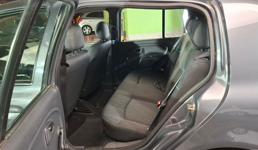 Renault Clio 1.1 CONFORT PLUS Hatchback 2014