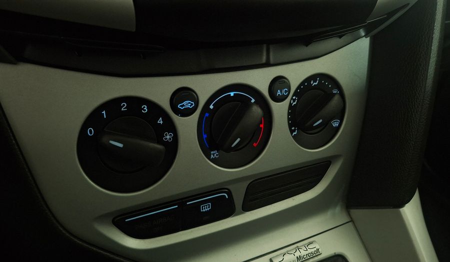 Ford Focus 2.0 SE POWER SHIFT Hatchback 2015