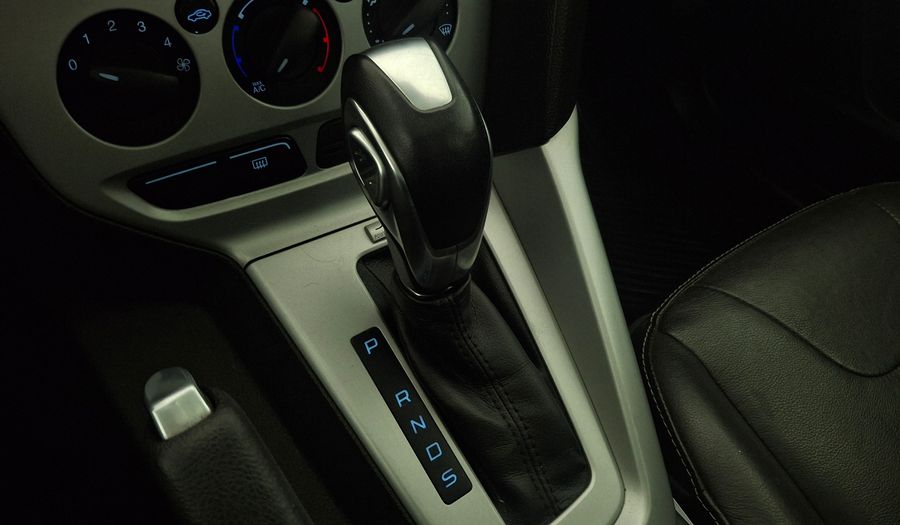 Ford Focus 2.0 SE POWER SHIFT Hatchback 2015