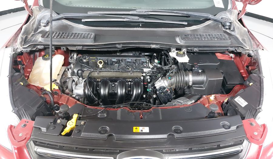 Ford Escape 2.5 S I4 AT Suv 2015