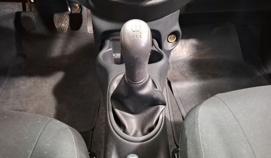 Nissan March 1.6 ACTIVE ABS MT Hatchback 2017