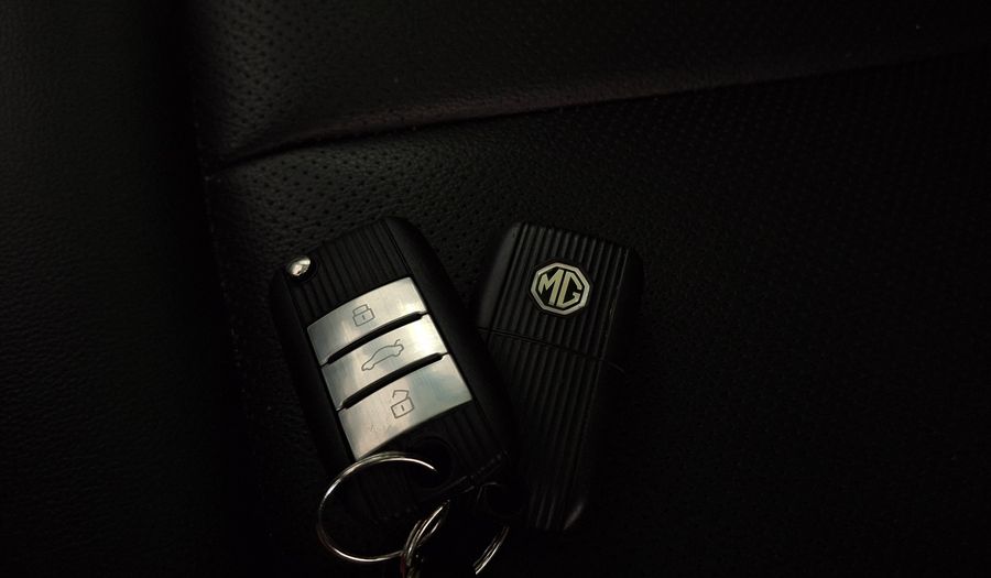 Mg Rx5 2.0T DCT DLX 4WD Suv 2023