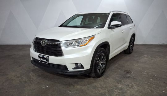 Toyota • Highlander