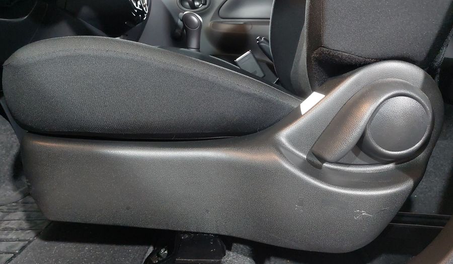 Nissan March 1.6 SENSE Hatchback 2025
