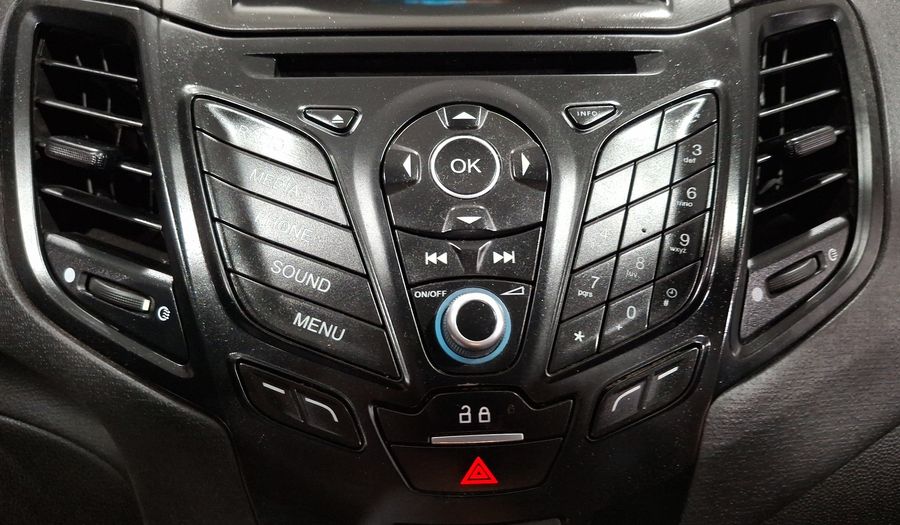 Ford Fiesta 1.6 SE MT Sedan 2016