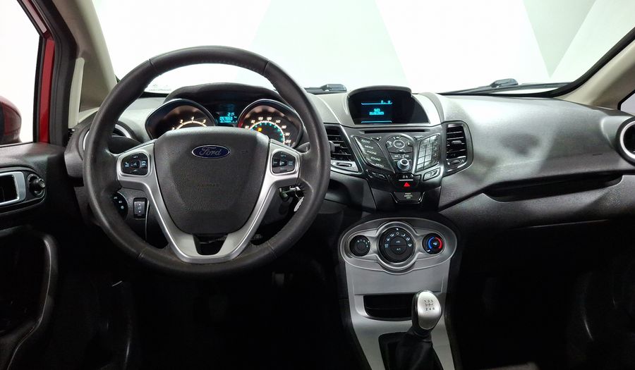 Ford Fiesta 1.6 SE MT Sedan 2016
