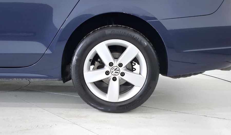 Volkswagen Jetta 2.5 STYLE ACTIVE MT Sedan 2013