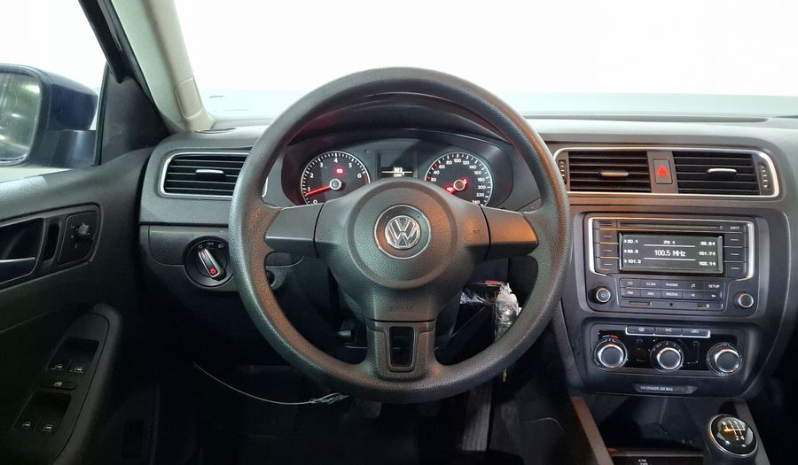 Volkswagen Jetta 2.5 STYLE ACTIVE MT Sedan 2013